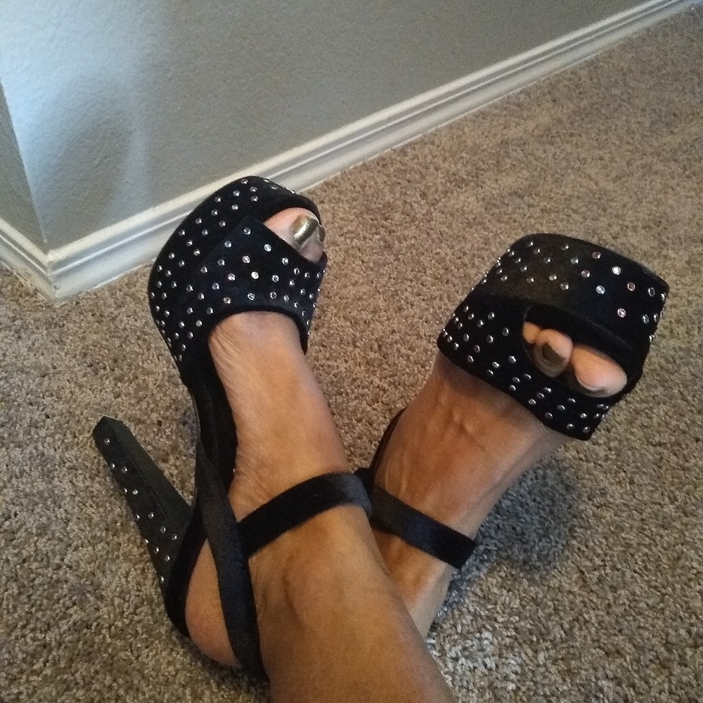 Offers Welcome! Velvet Rhinestone Platform